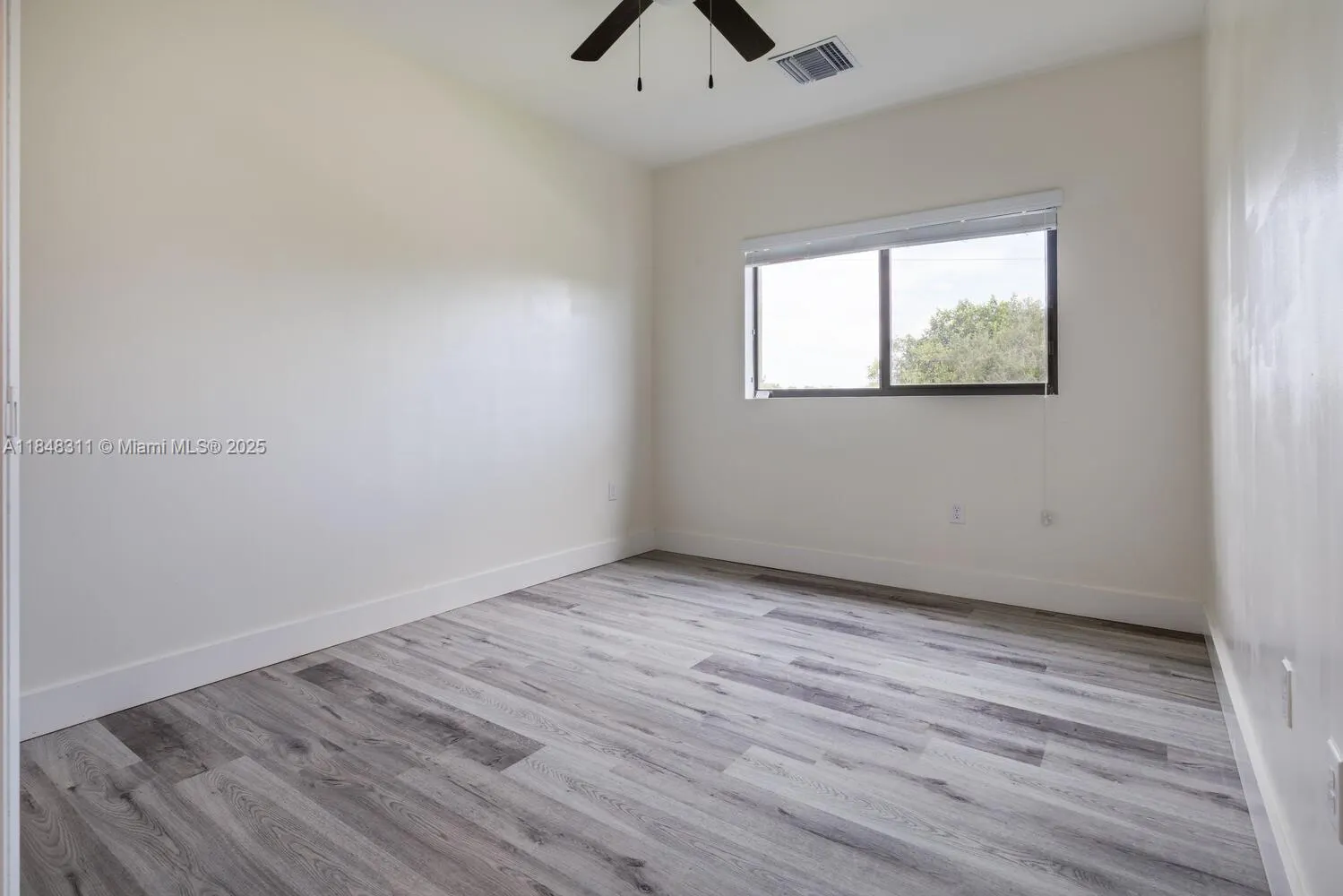 891 NW 45th Ter