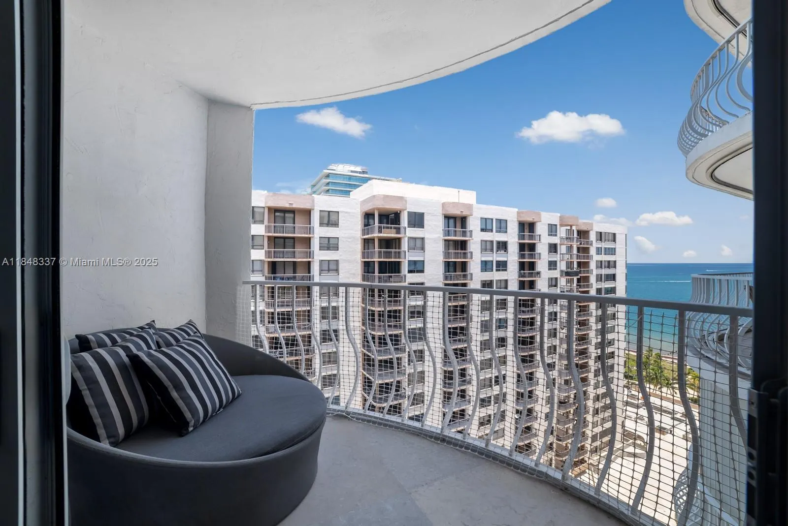 10155 Collins Ave, #1710