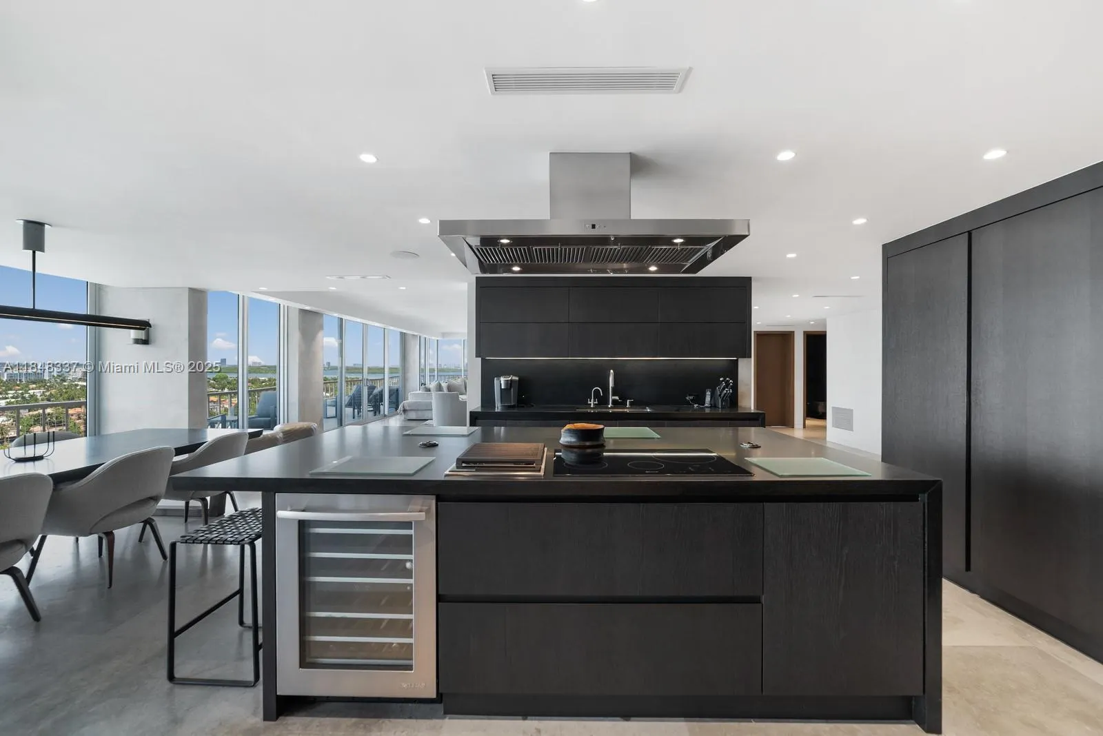 10155 Collins Ave, #1710