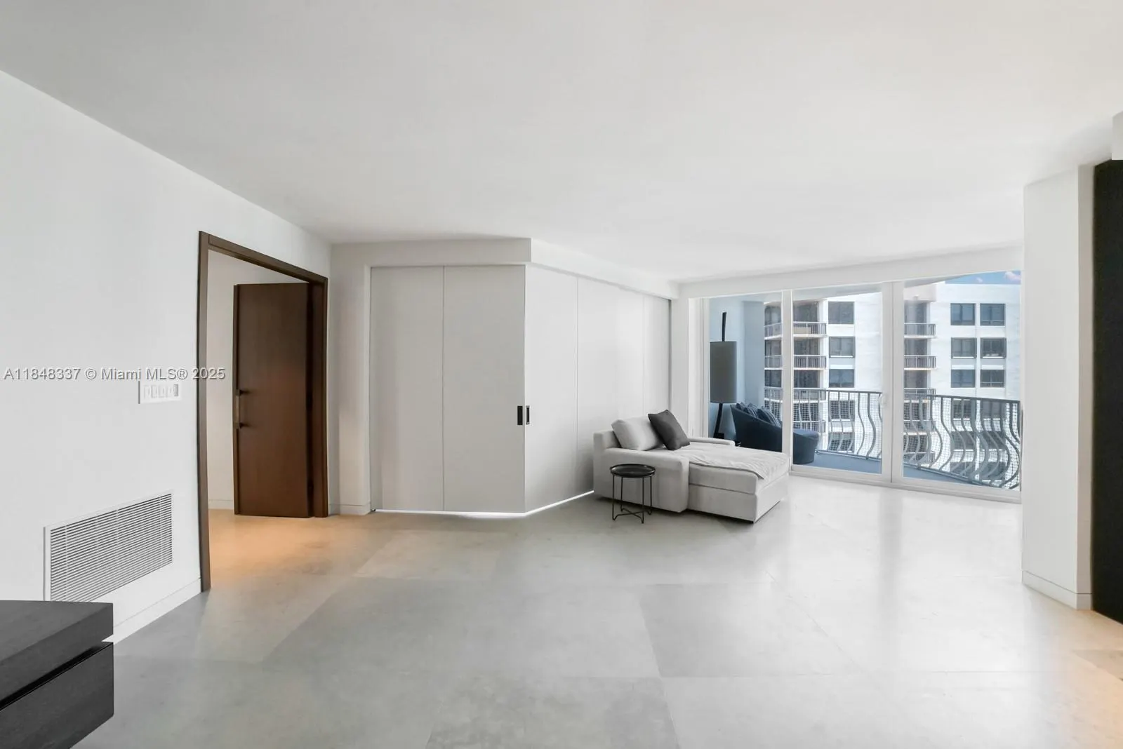 10155 Collins Ave, #1710