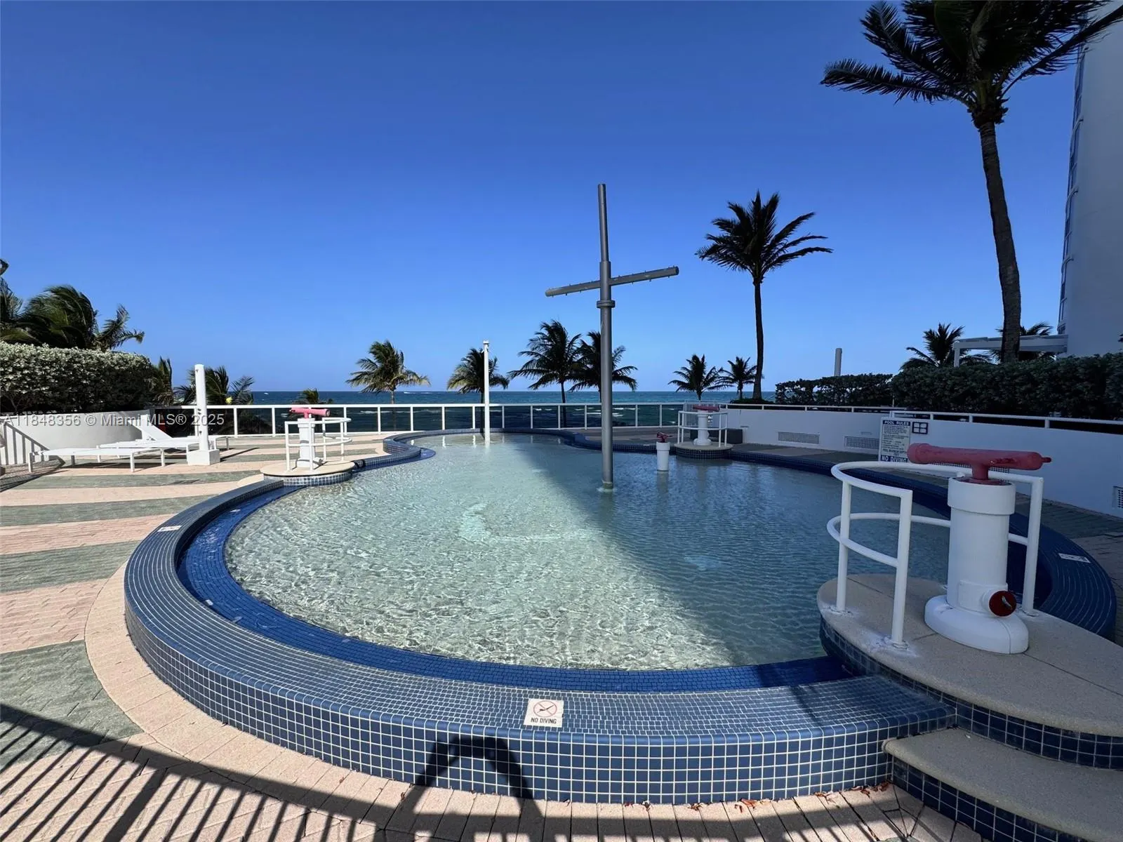 18201 Collins Ave, #604