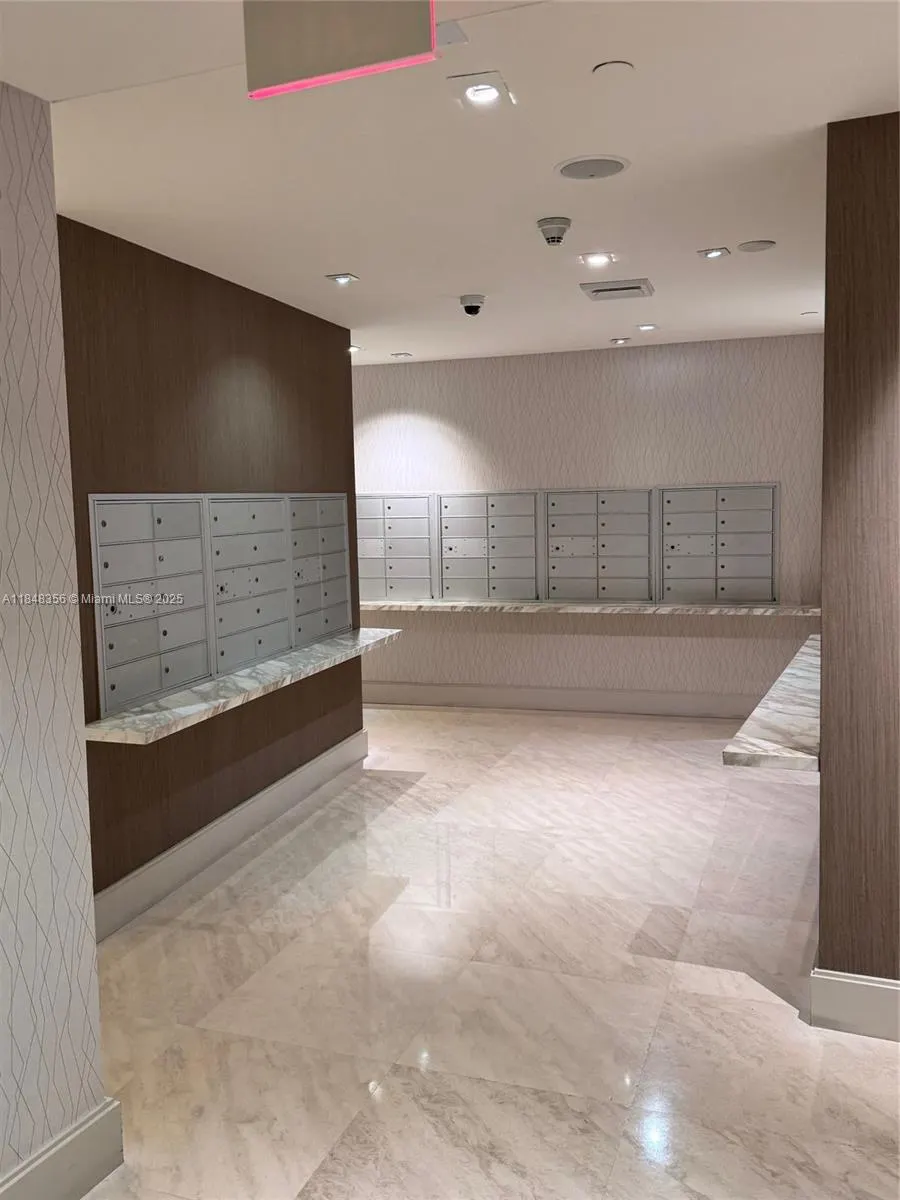18201 Collins Ave, #604