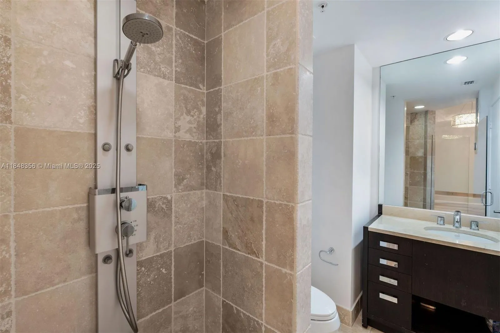 18201 Collins Ave, #604