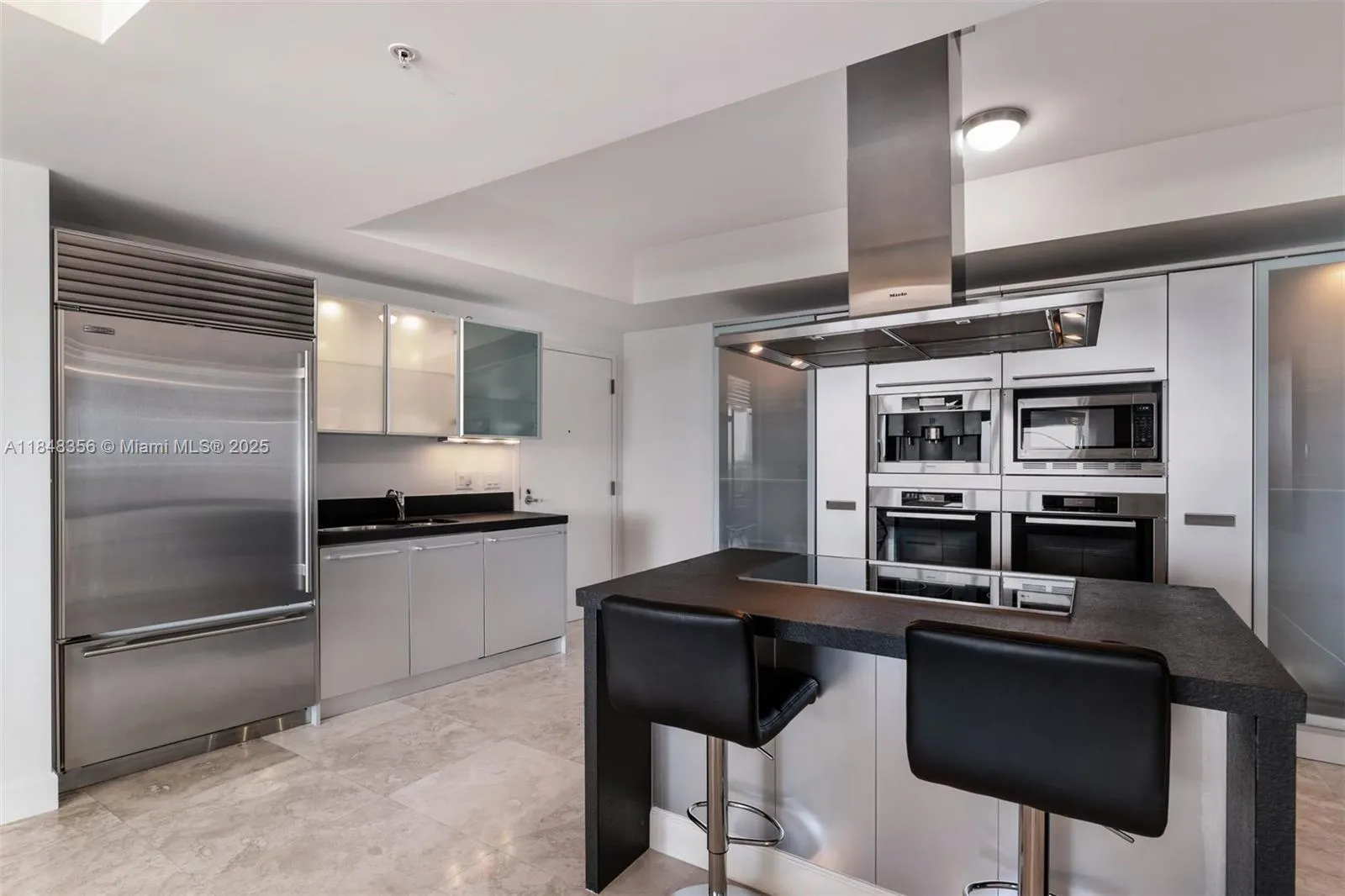 18201 Collins Ave, #604