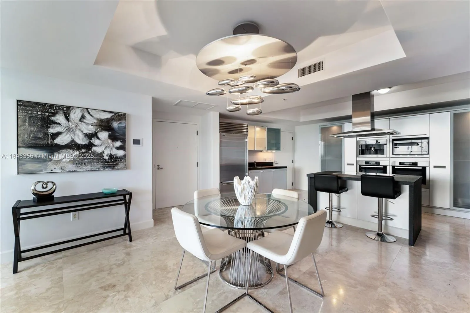 18201 Collins Ave, #604