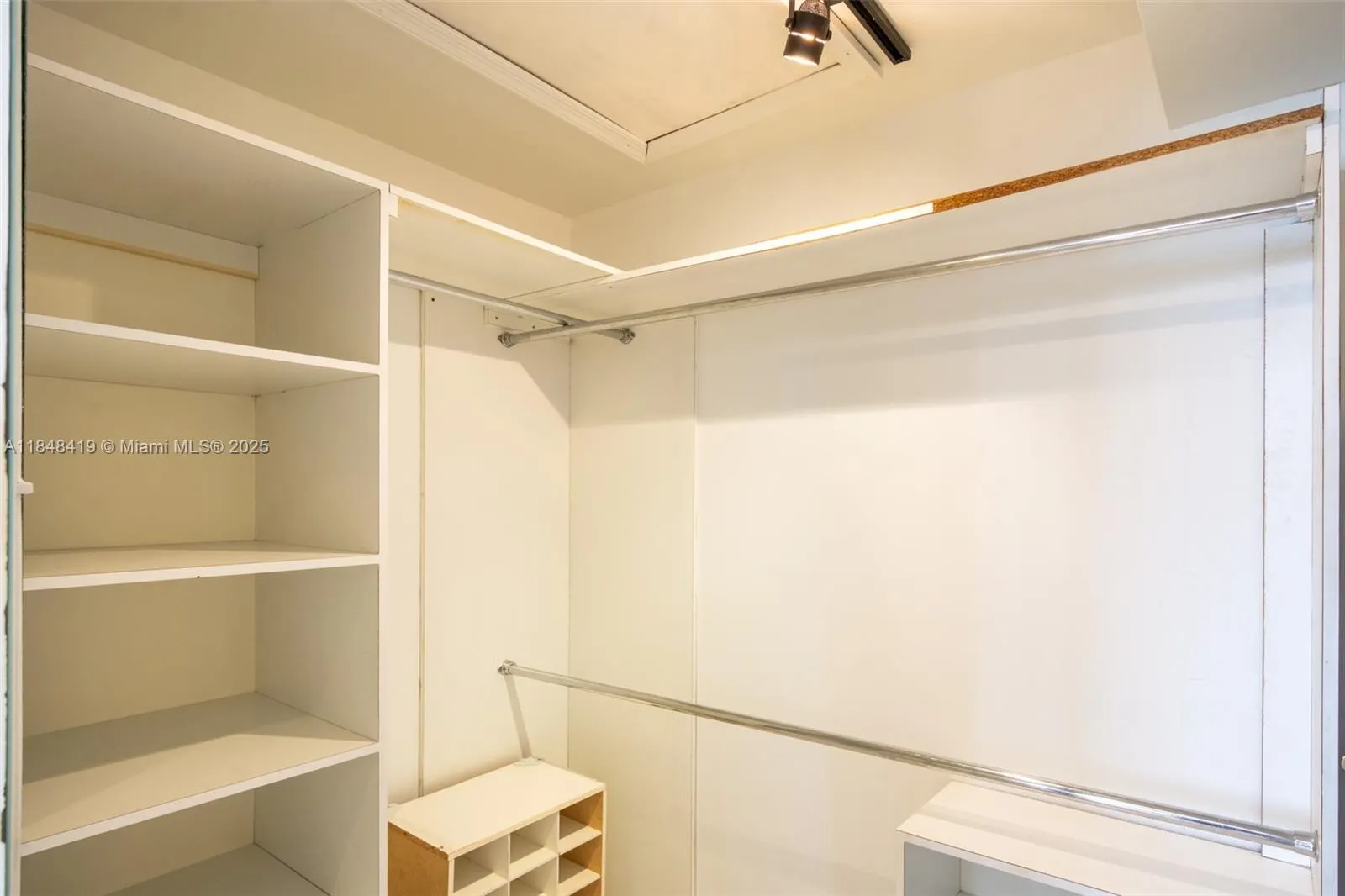 3703 NE 166th St, #408