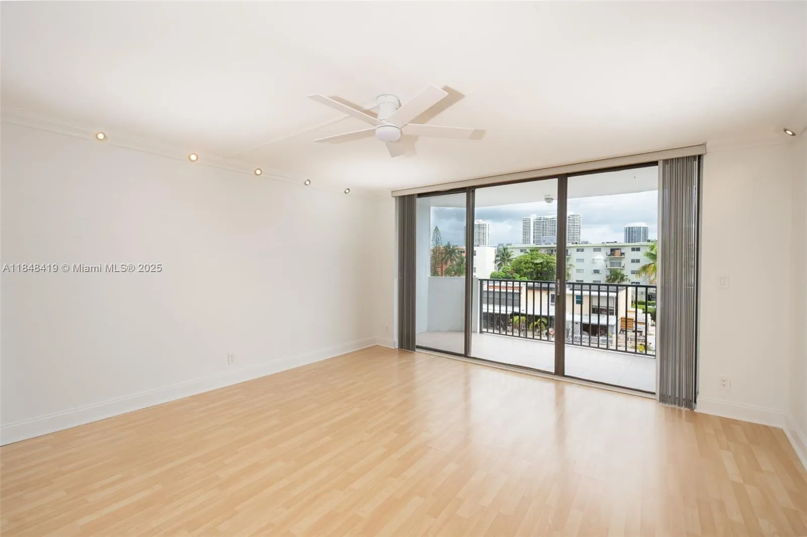 3703 NE 166th St, #408
