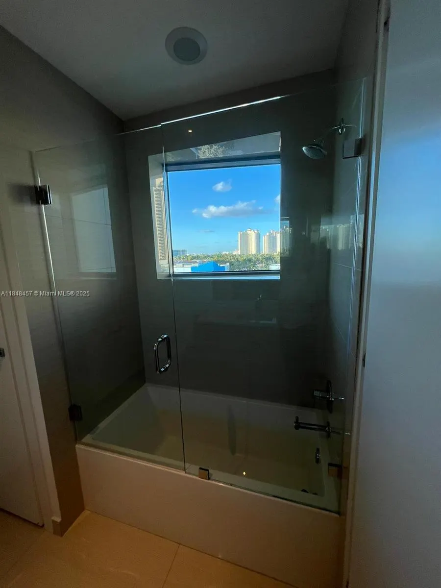 3250 NE 188 St, #403