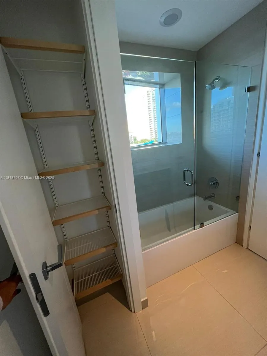 3250 NE 188 St, #403