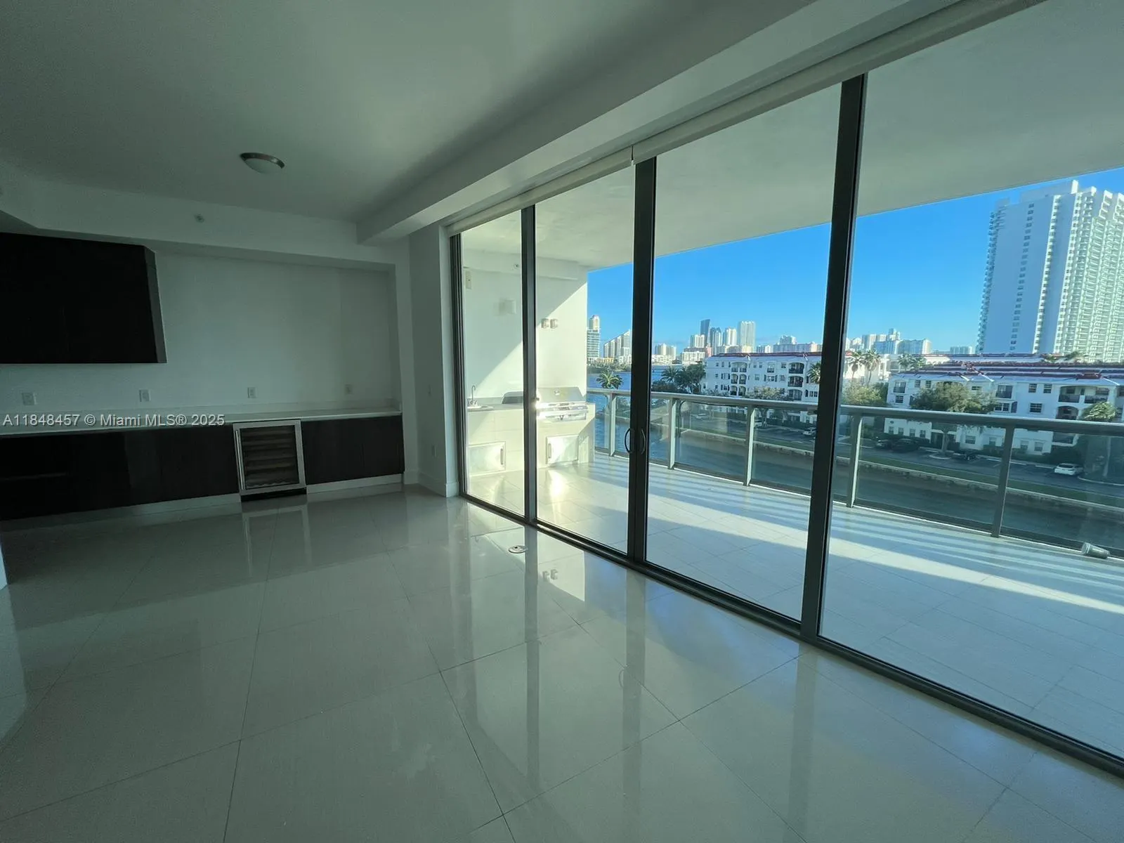 3250 NE 188 St, #403