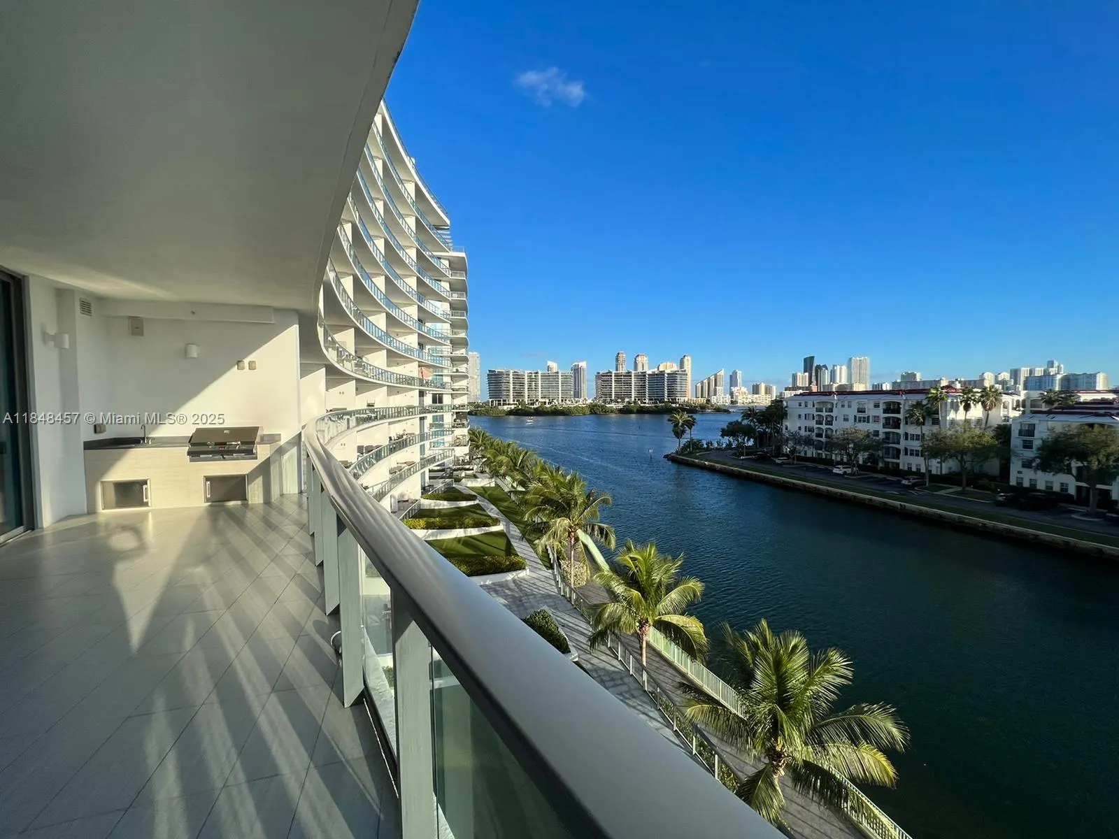 3250 NE 188 St, #403