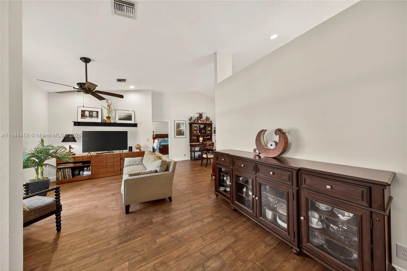 11880 NW 24th St