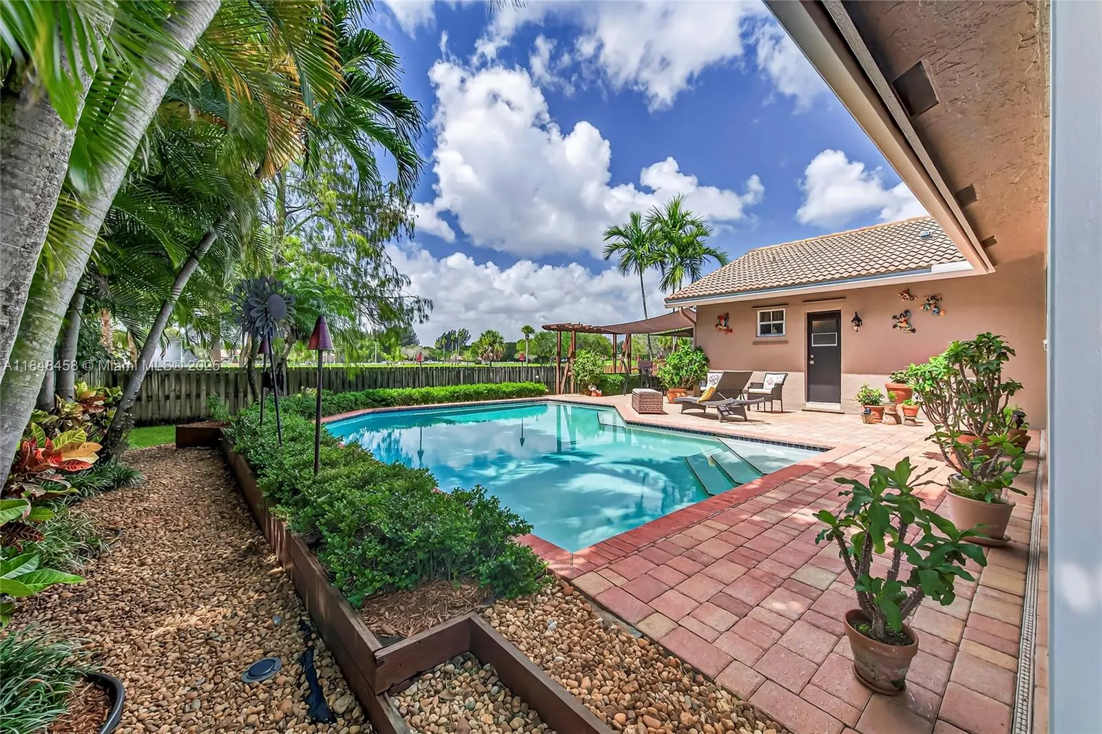 11880 NW 24th St