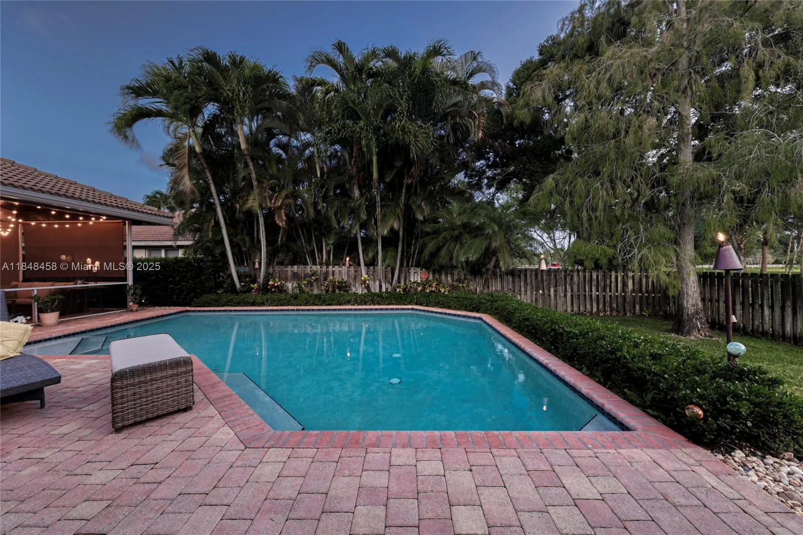 11880 NW 24th St