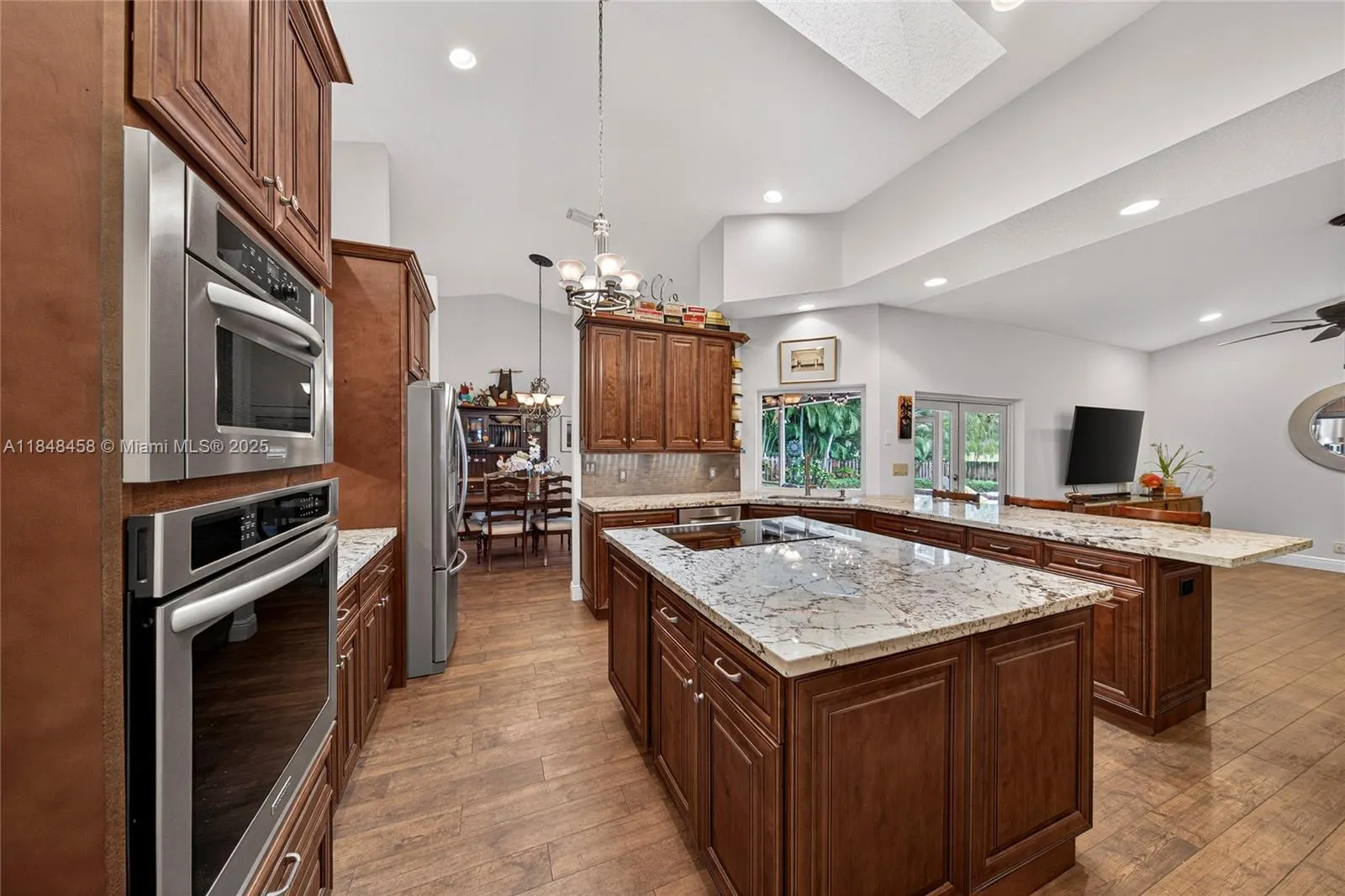 11880 NW 24th St