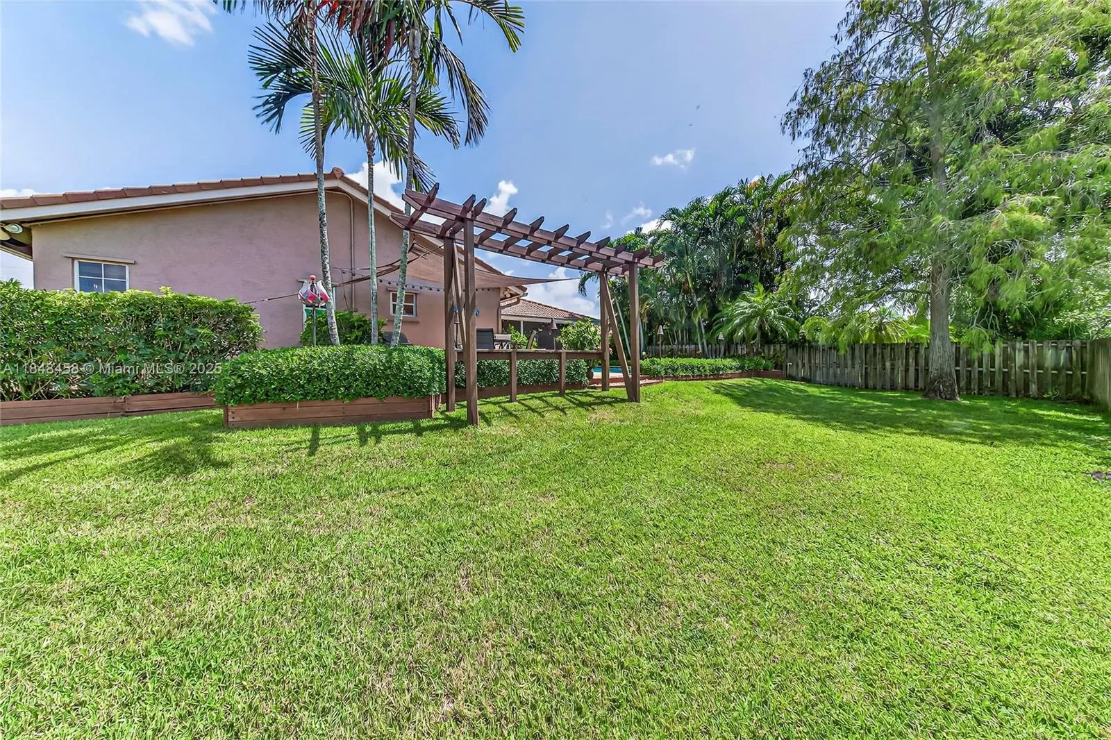 11880 NW 24th St
