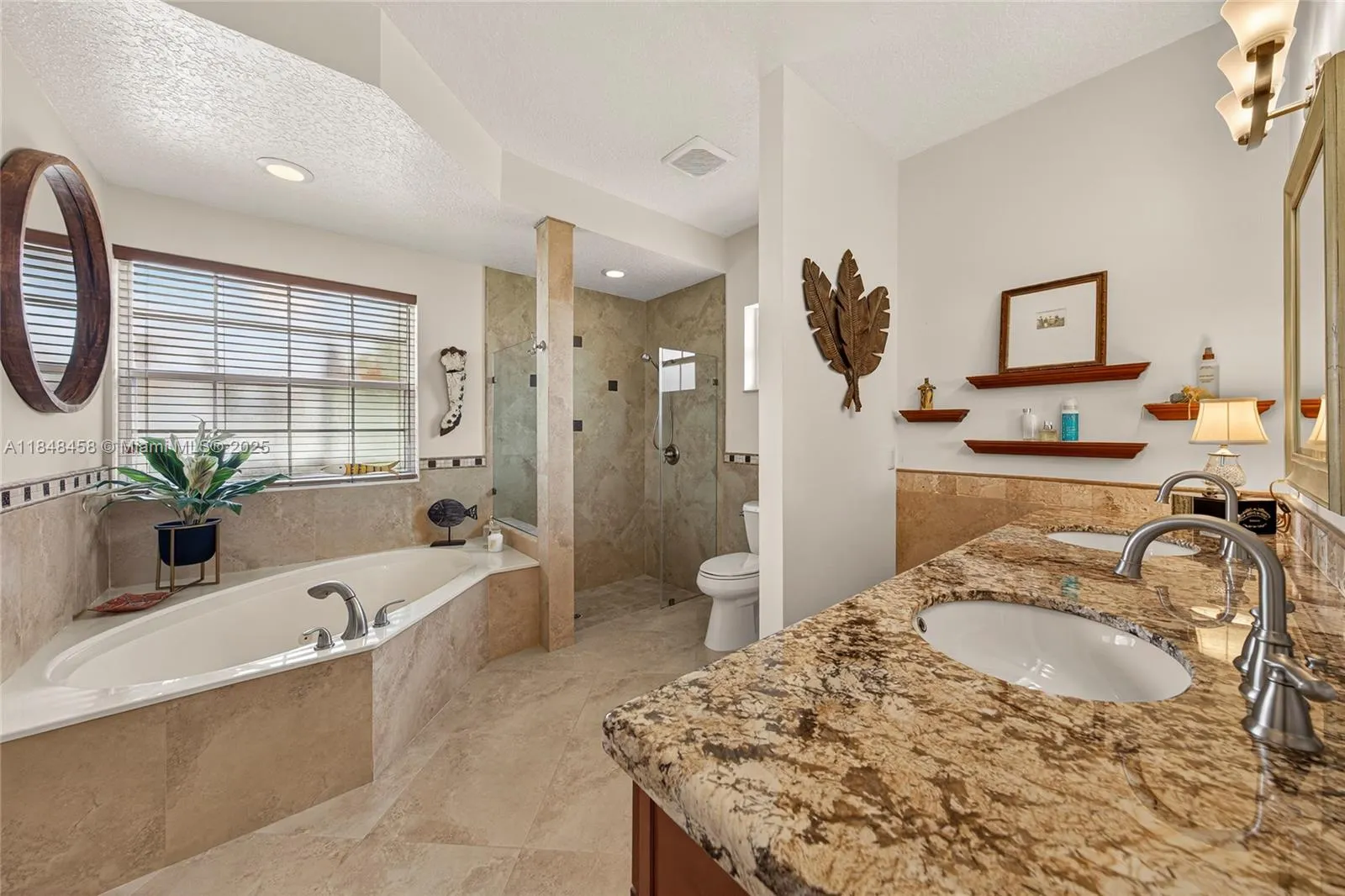 11880 NW 24th St