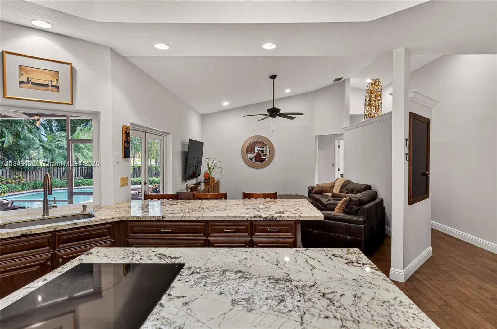 11880 NW 24th St