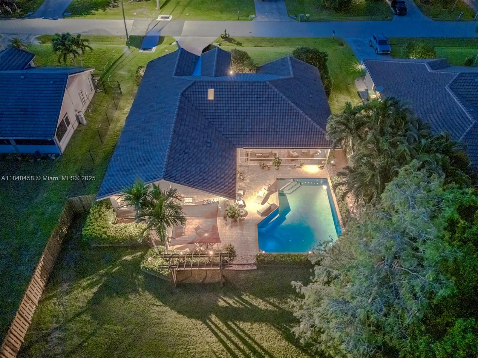 11880 NW 24th St