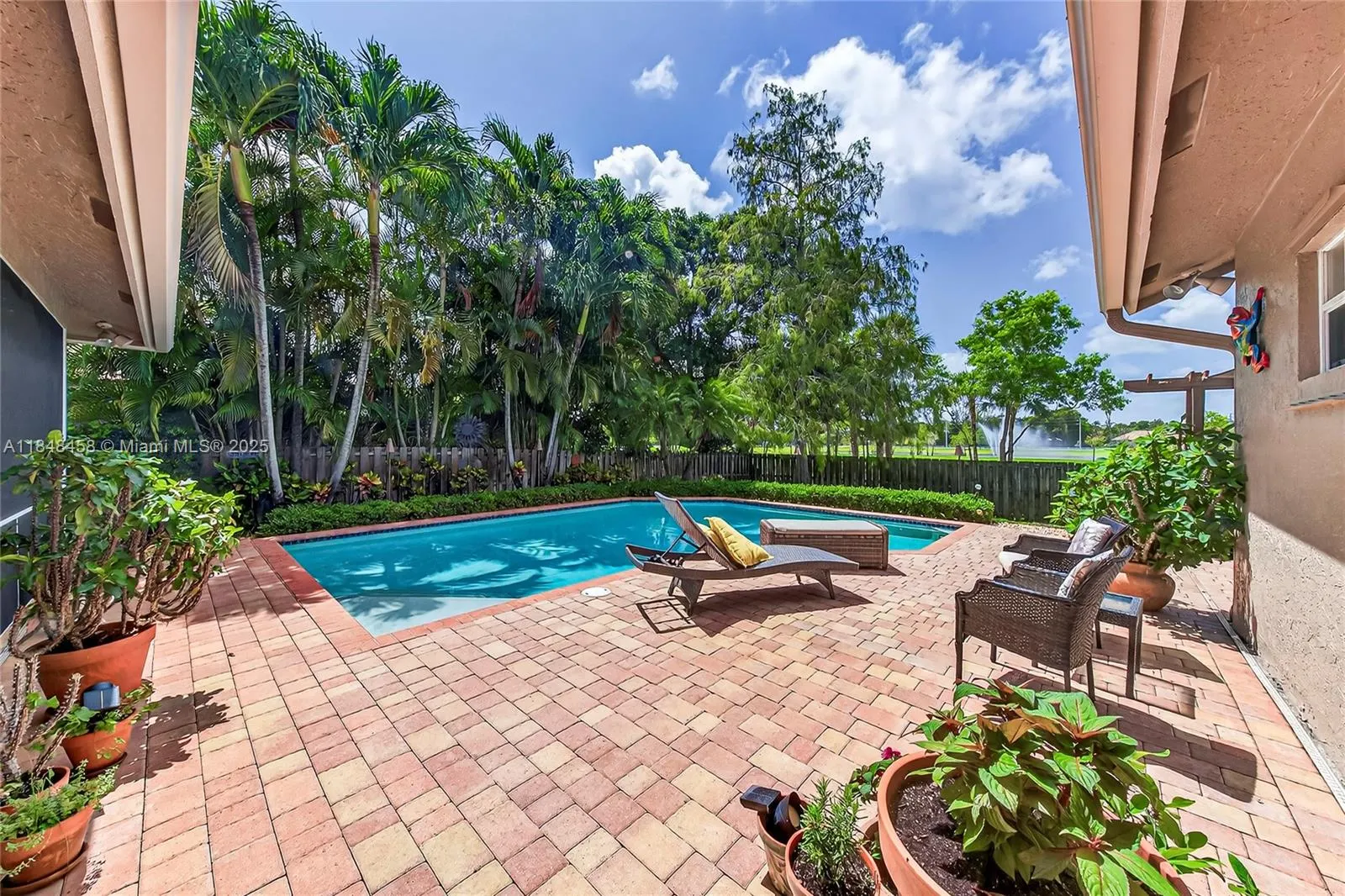 11880 NW 24th St