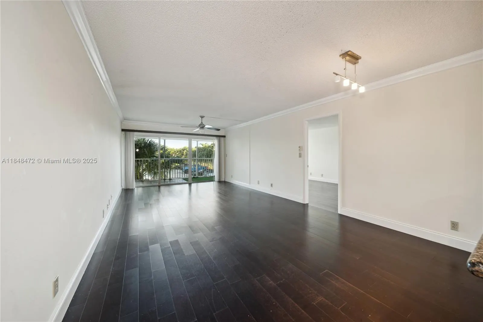 100 Lakeview Dr, #202