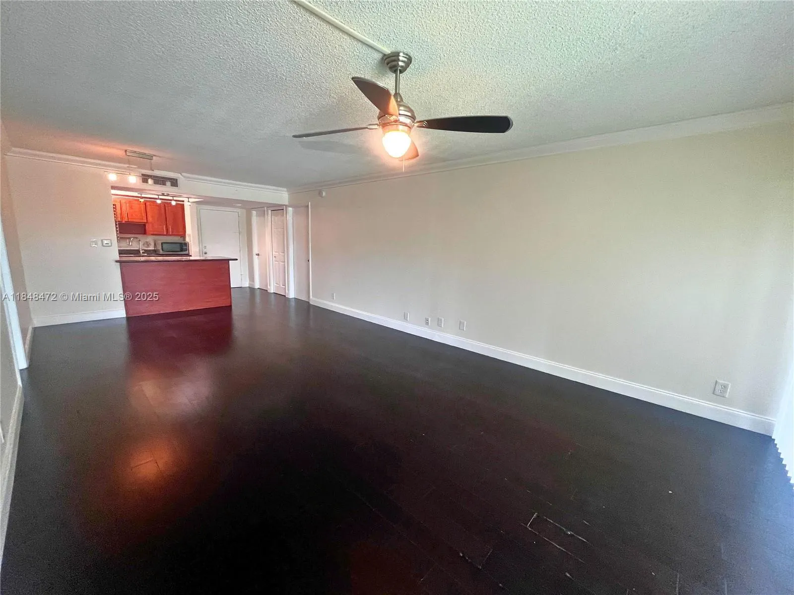 100 Lakeview Dr, #202