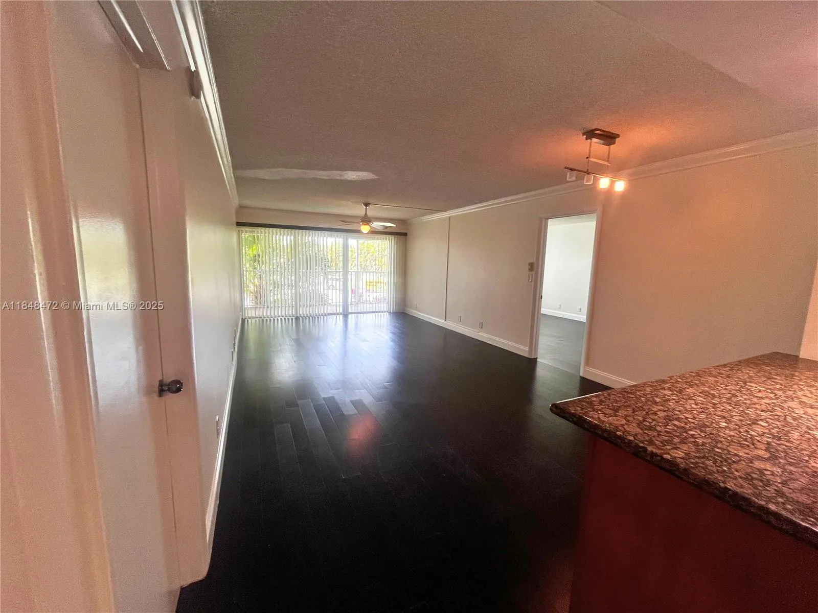 100 Lakeview Dr, #202
