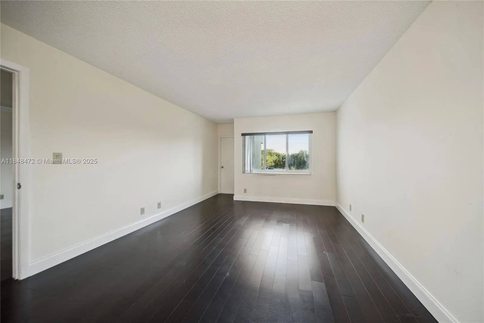 100 Lakeview Dr, #202