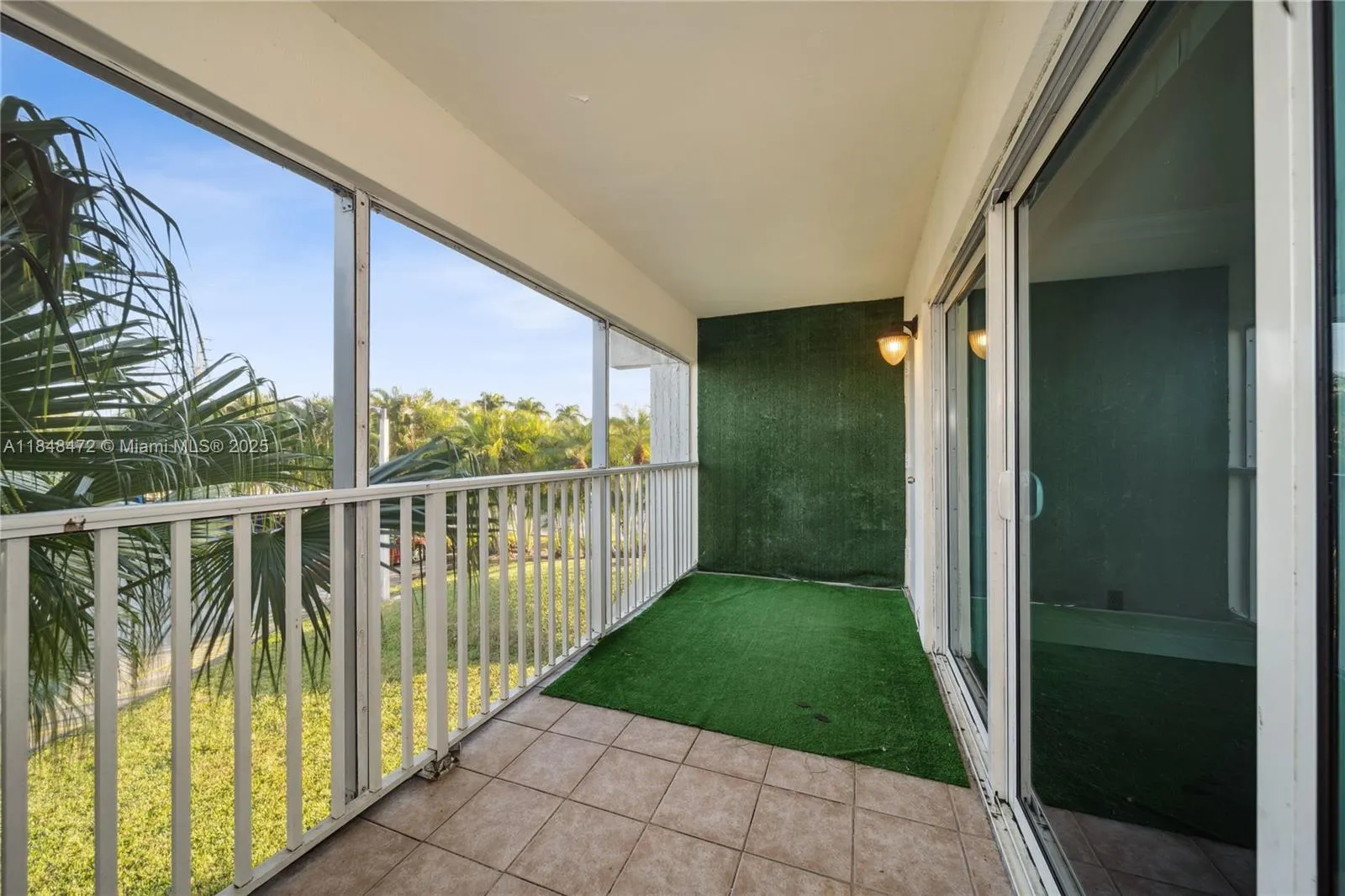 100 Lakeview Dr, #202