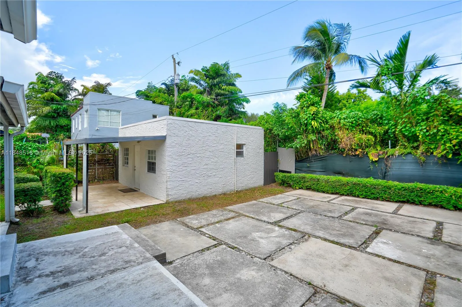 2217 Red Rd
