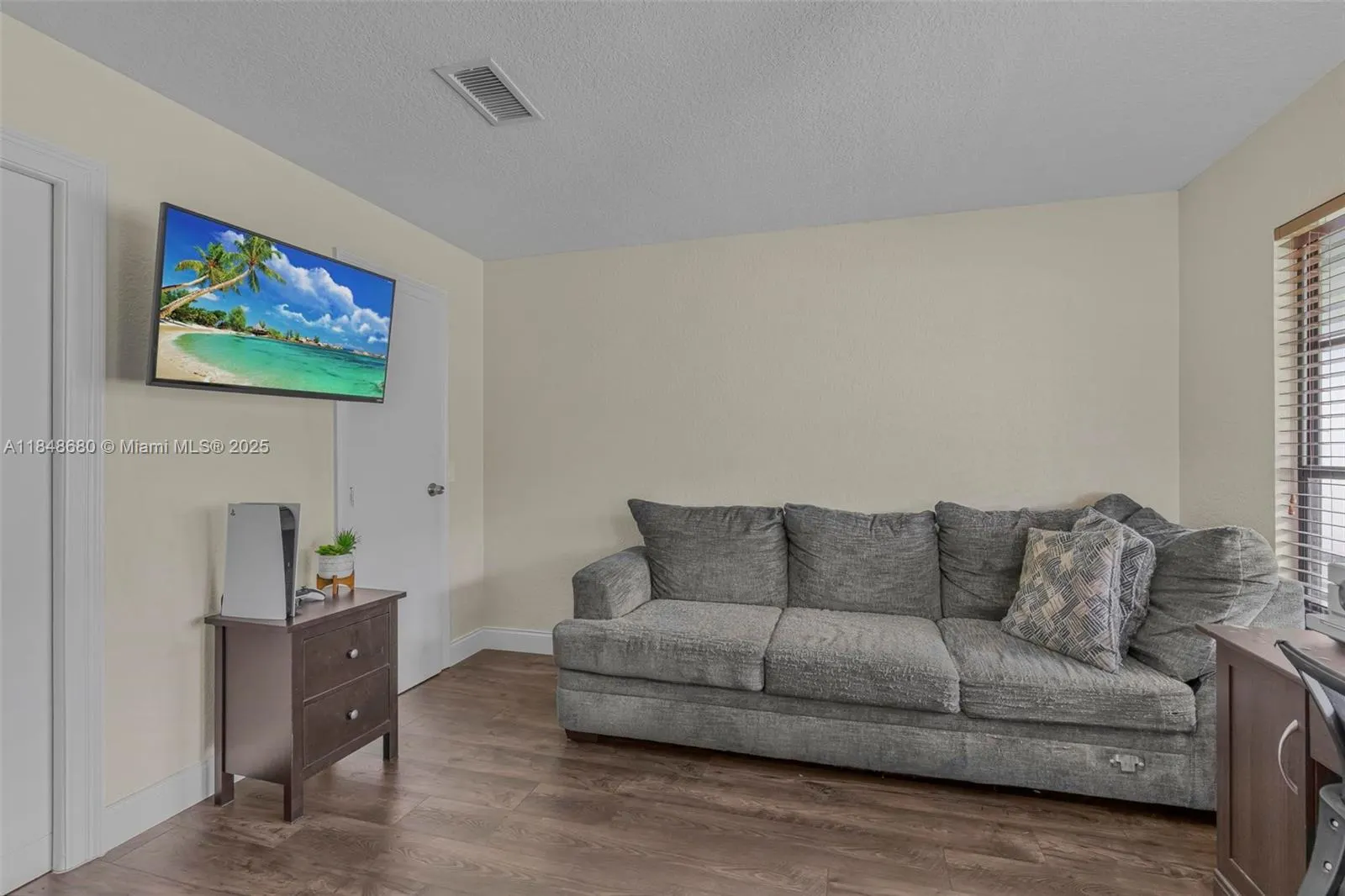 18574 Woodstream Dr