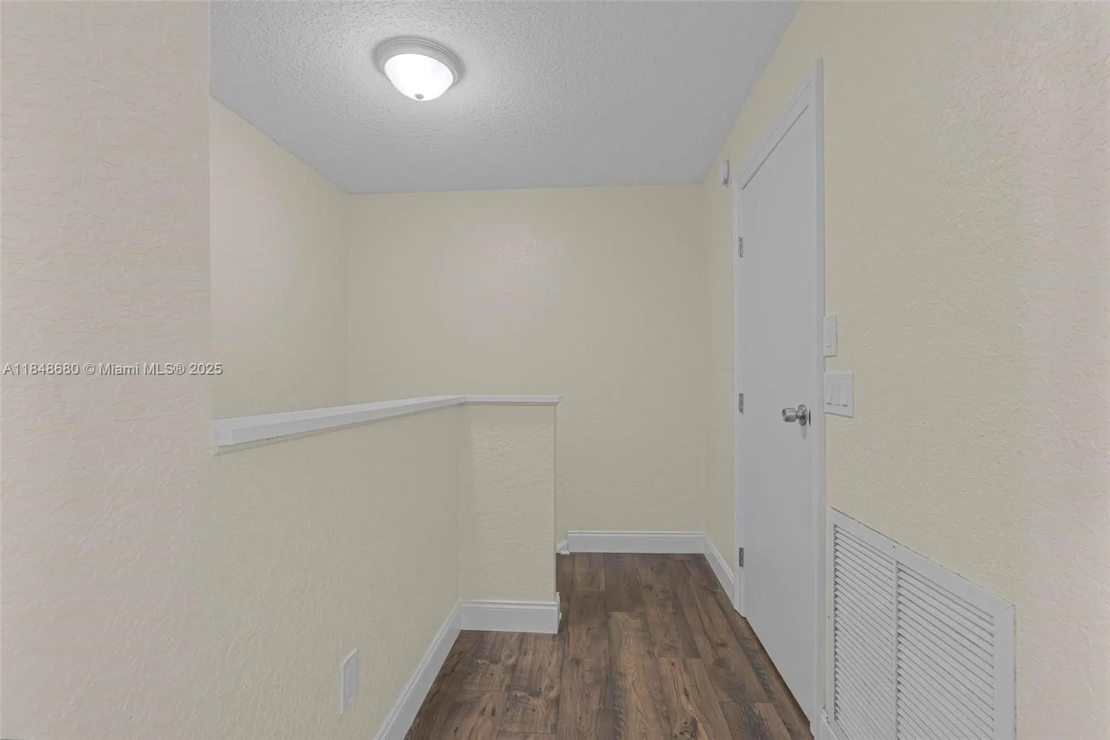 18574 Woodstream Dr