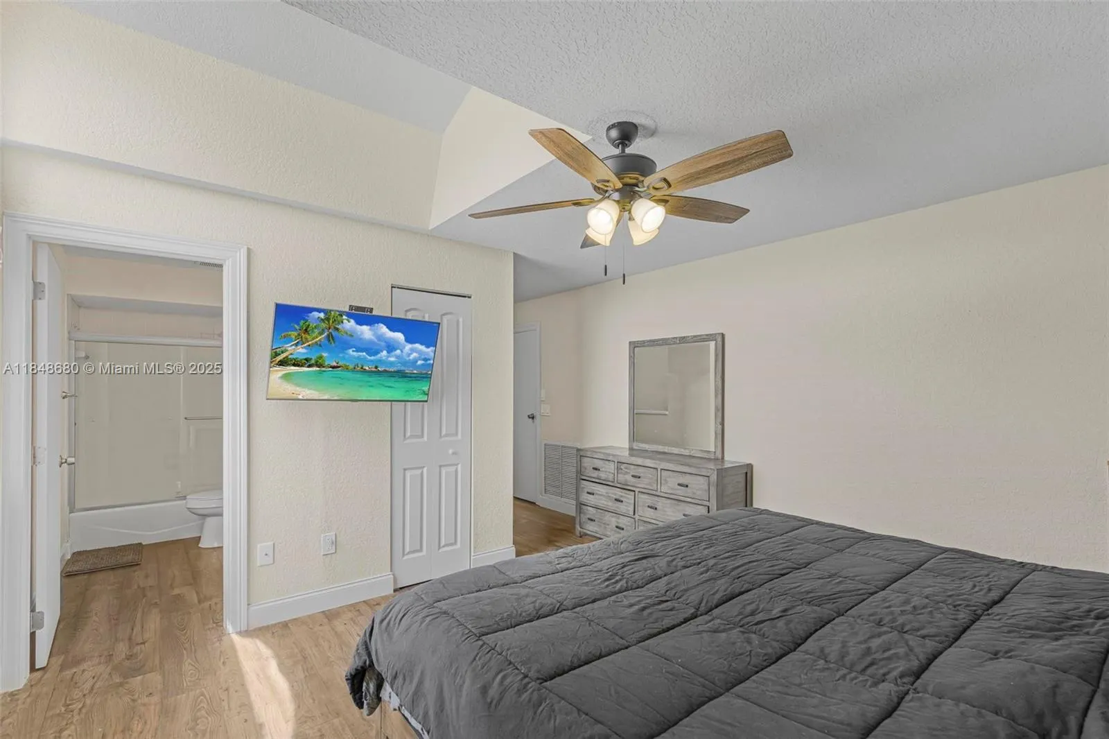18574 Woodstream Dr