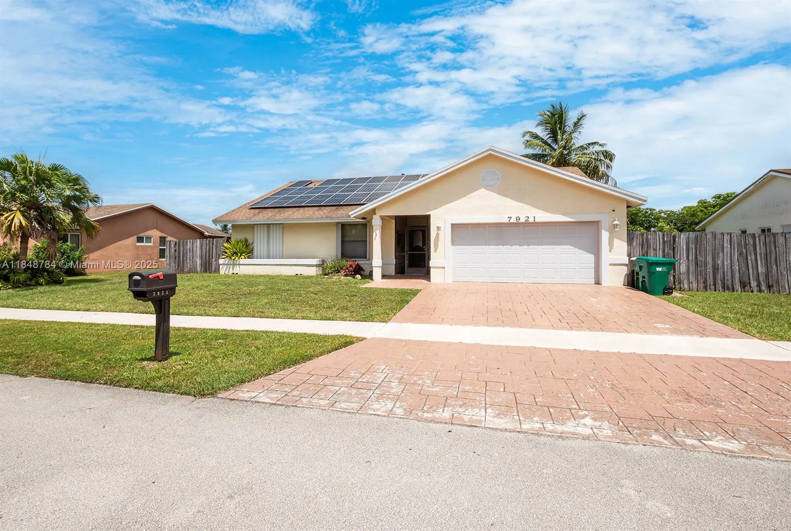 7921 NW 90th Ave