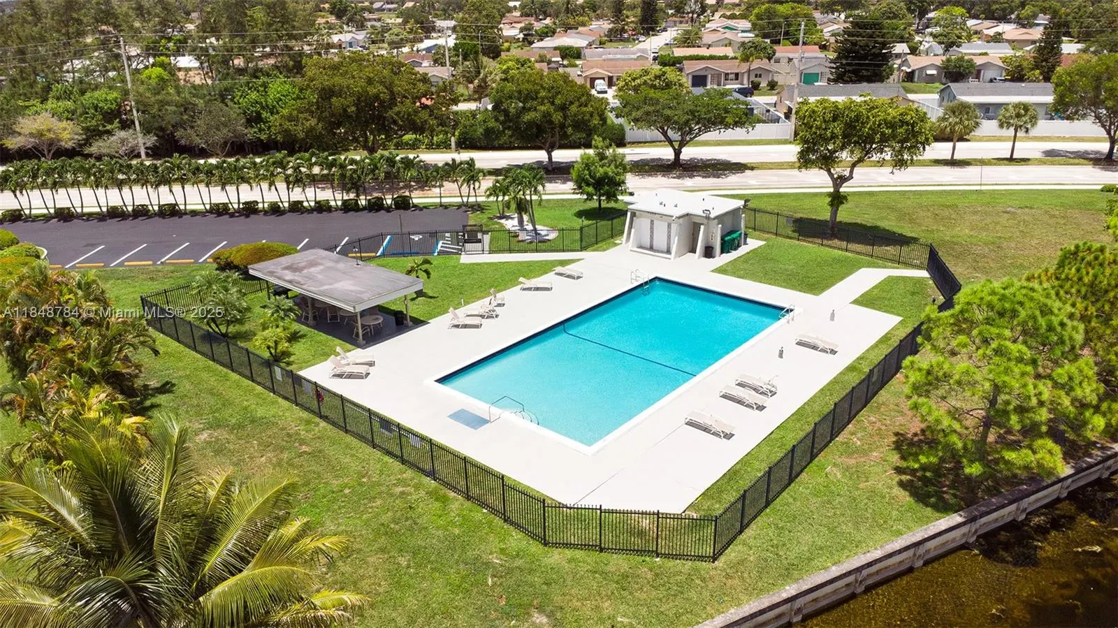 7921 NW 90th Ave