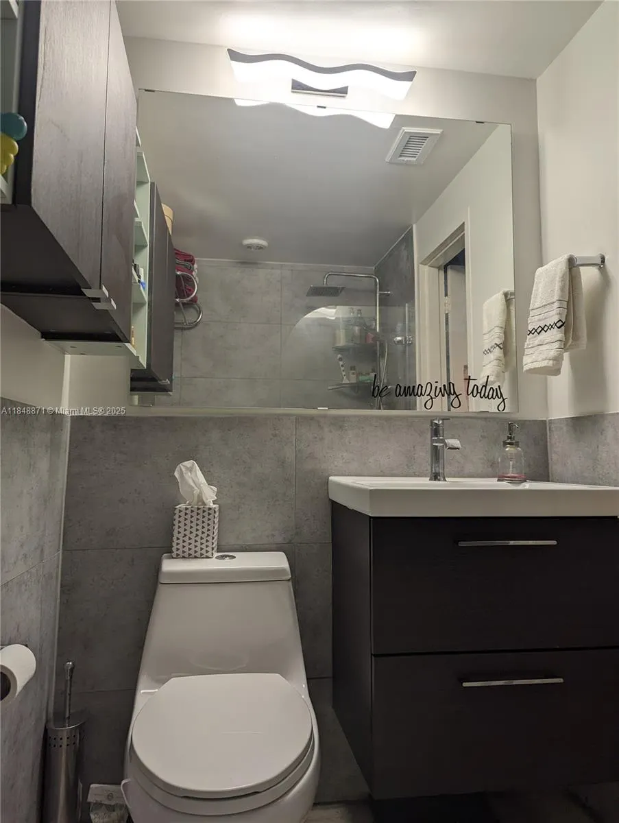 20 Island Ave, #101