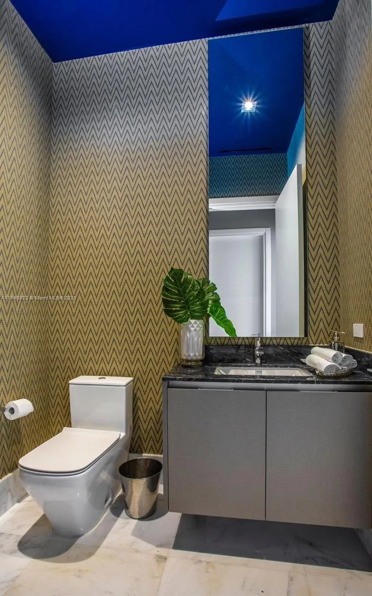 17141 Collins Ave, #1001