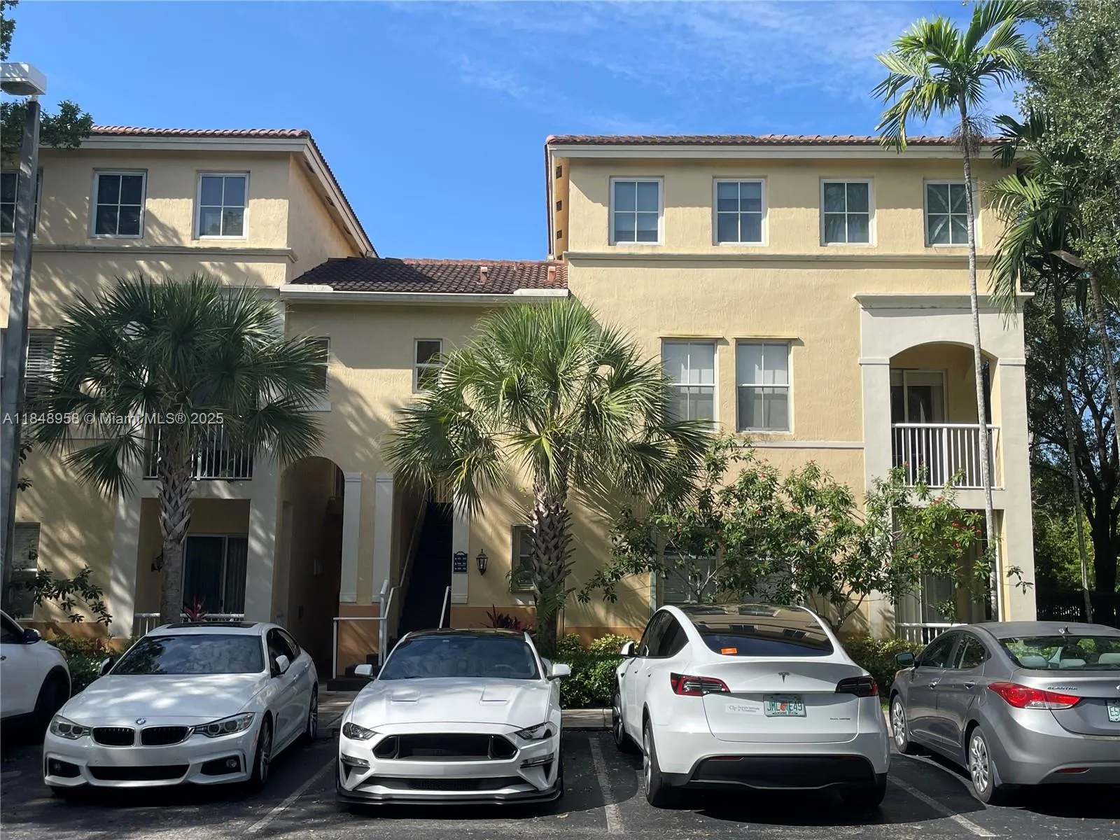 160 Jacaranda Country Club Dr, #201