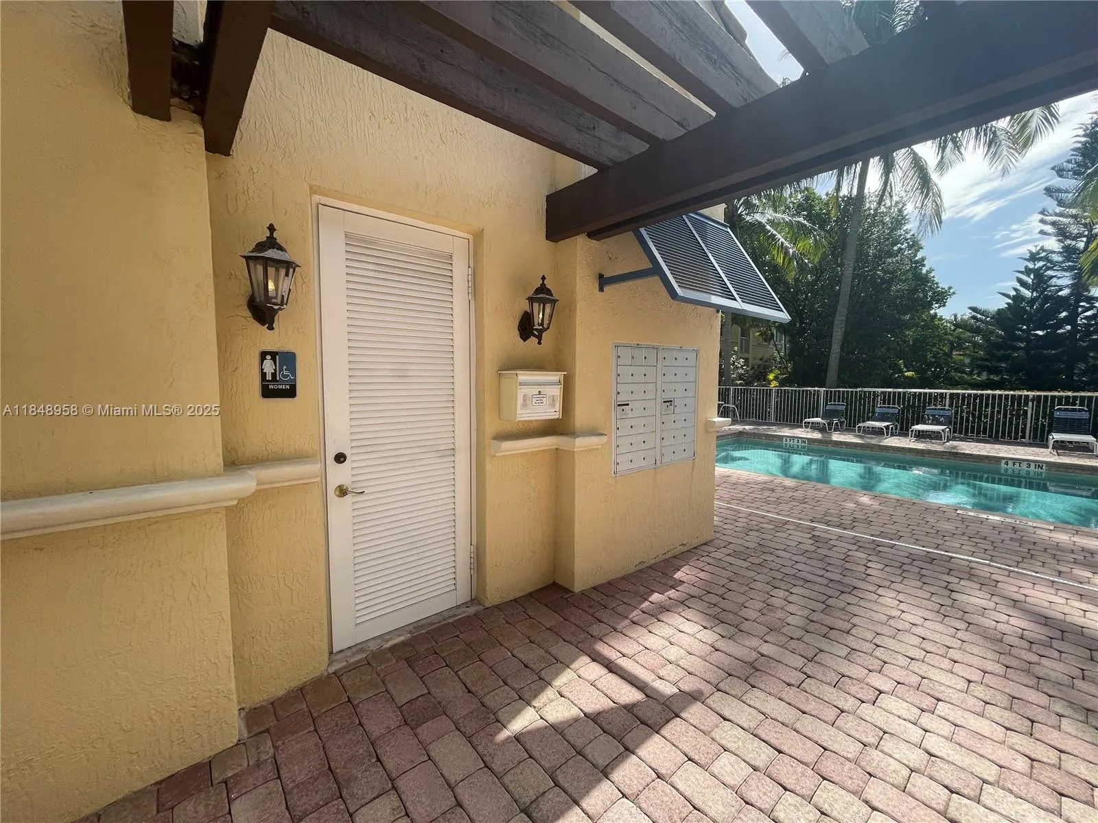 160 Jacaranda Country Club Dr, #201