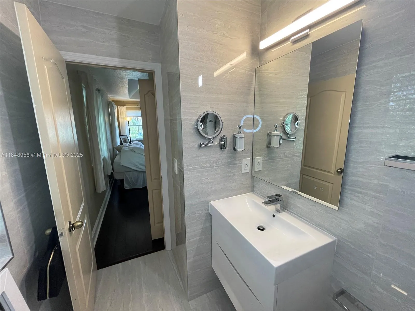 160 Jacaranda Country Club Dr, #201
