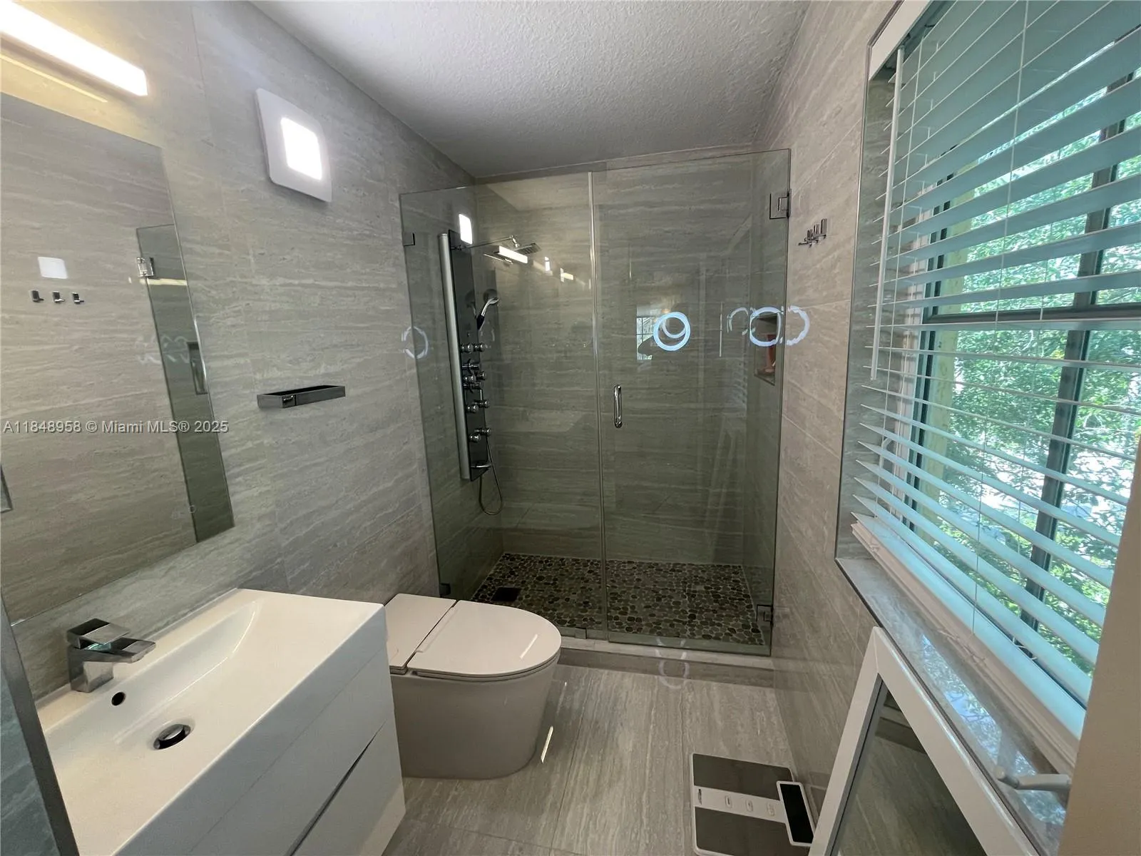 160 Jacaranda Country Club Dr, #201