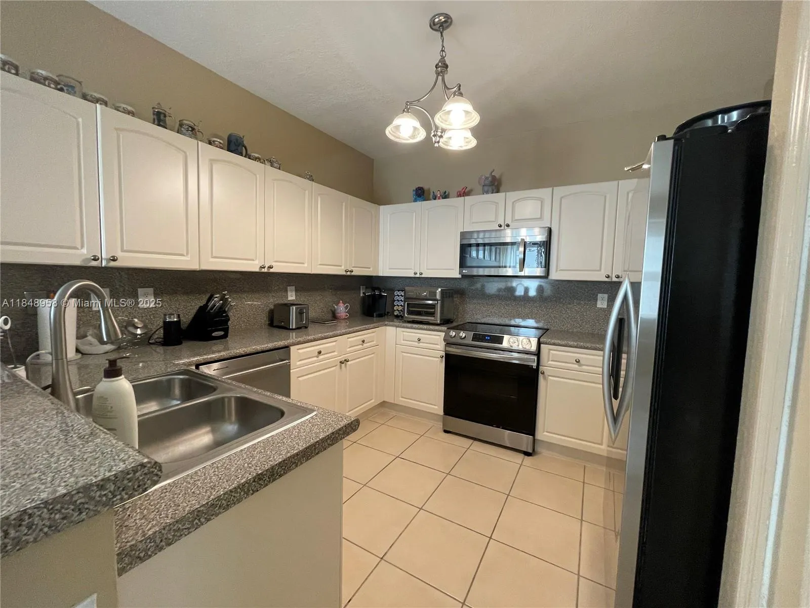 160 Jacaranda Country Club Dr, #201