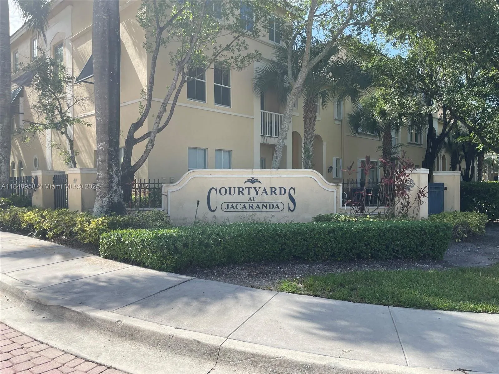 160 Jacaranda Country Club Dr, #201