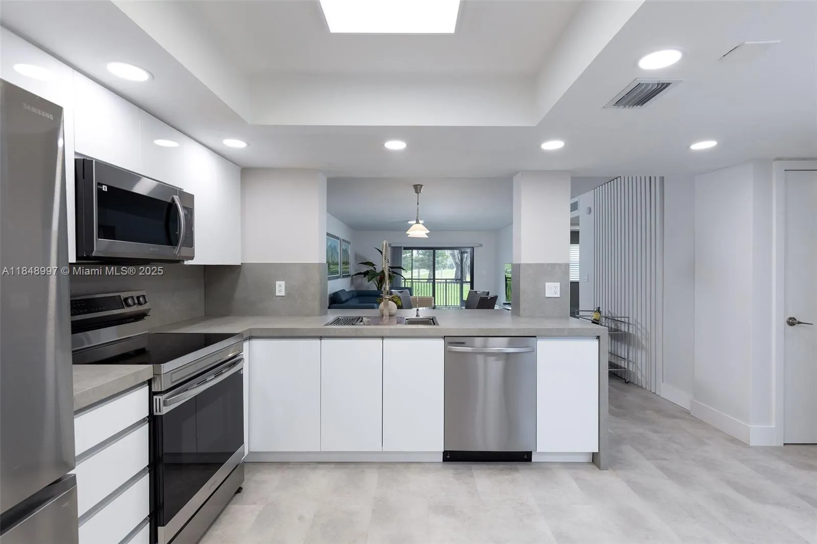 16171 Blatt Blvd, #112