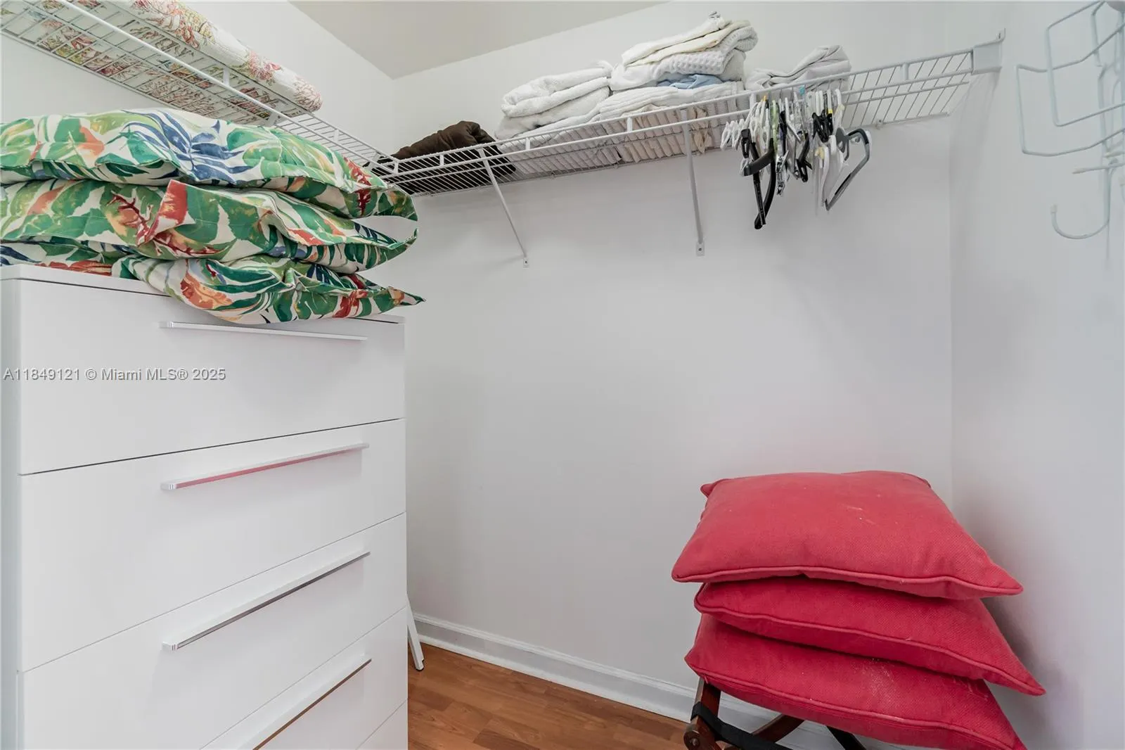 2775 NE 187th St, #516