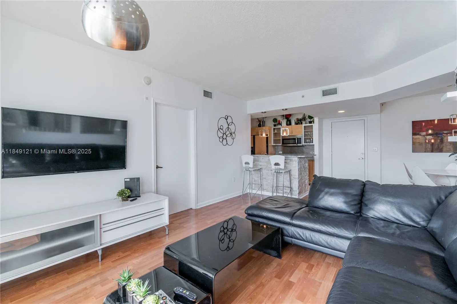 2775 NE 187th St, #516