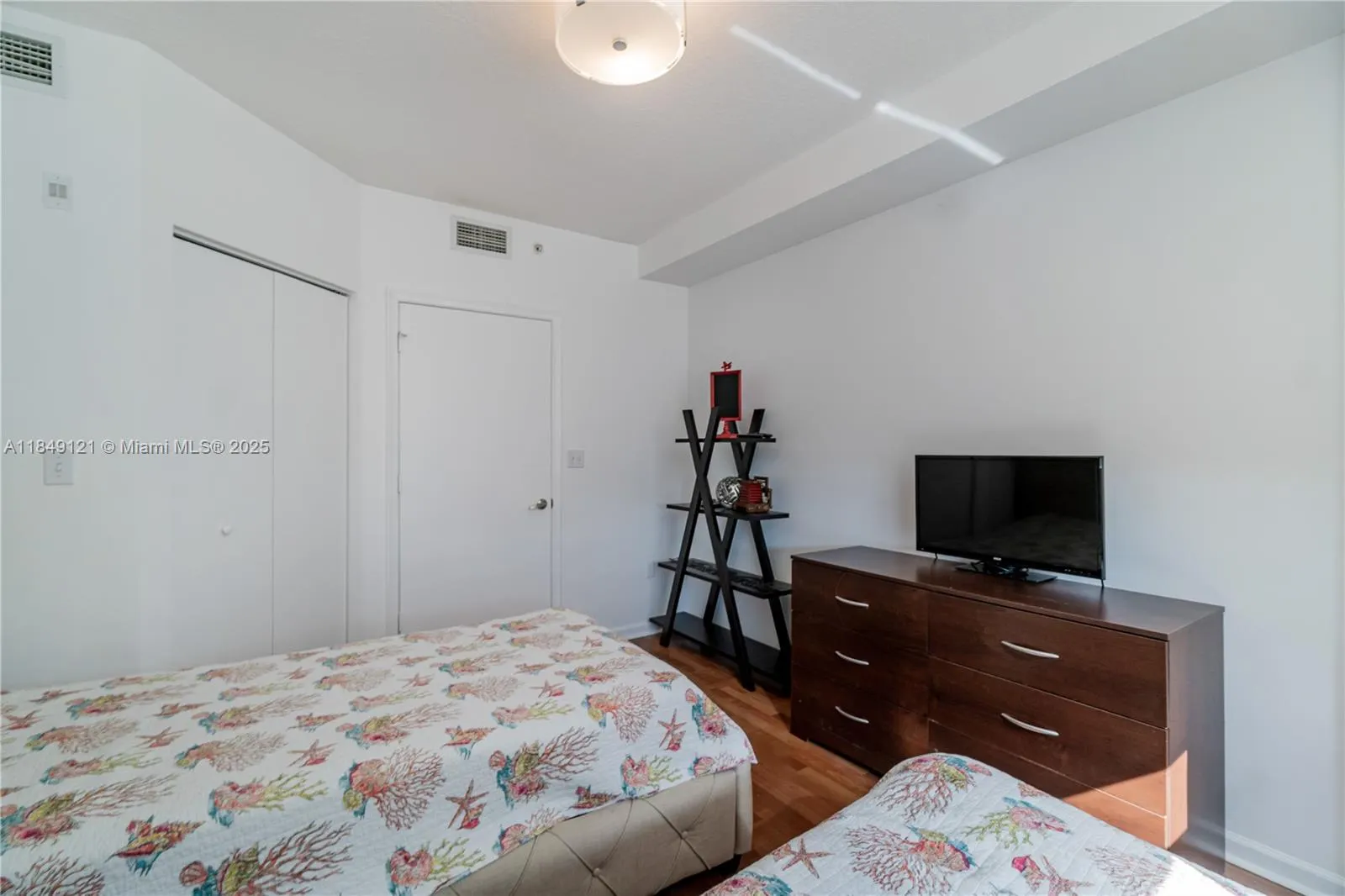 2775 NE 187th St, #516