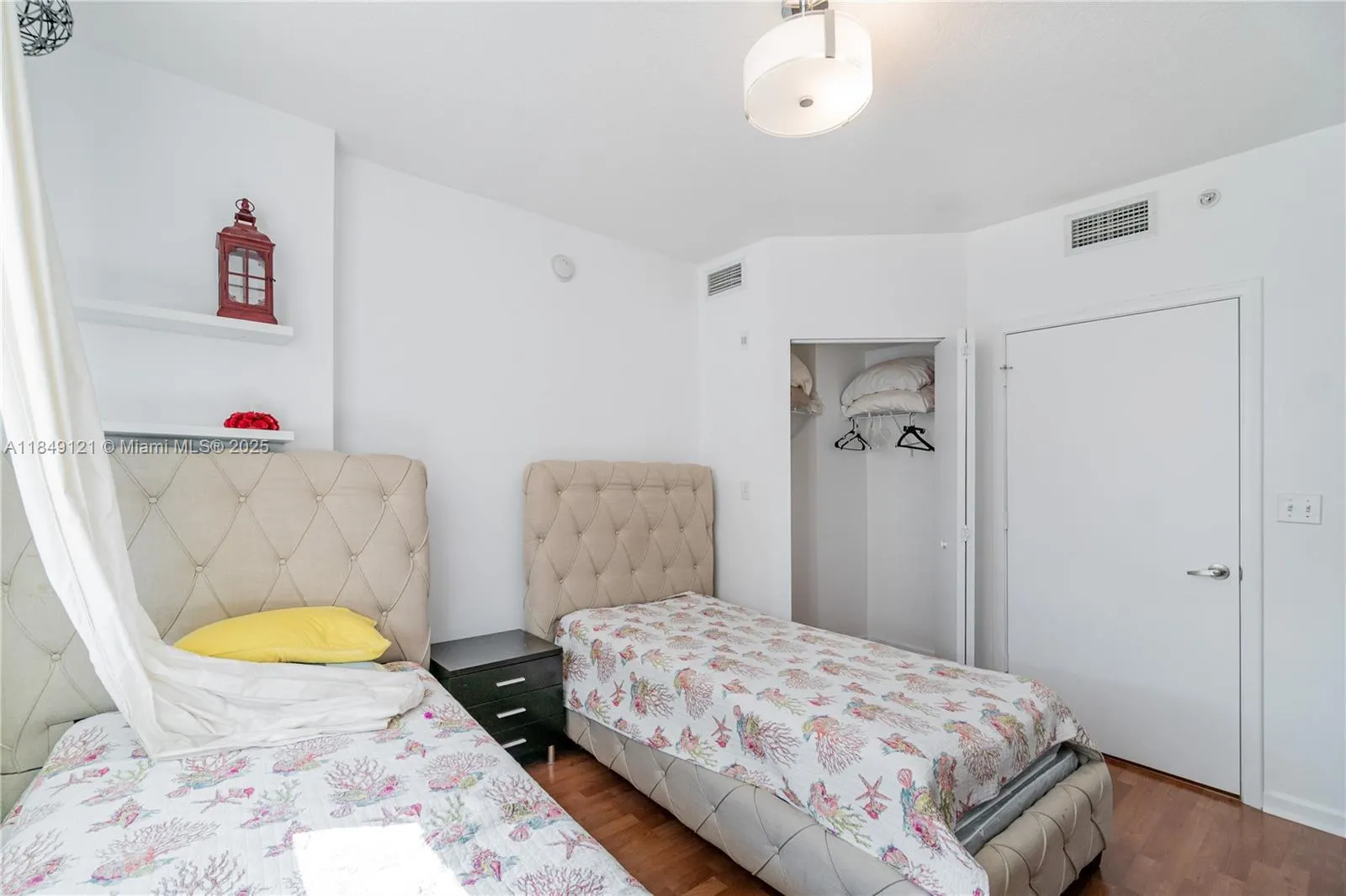 2775 NE 187th St, #516