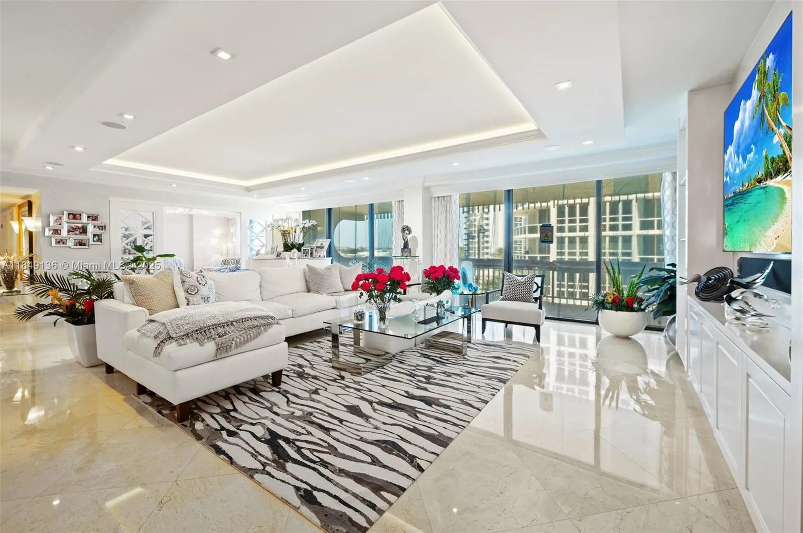 10205 Collins Ave, #404