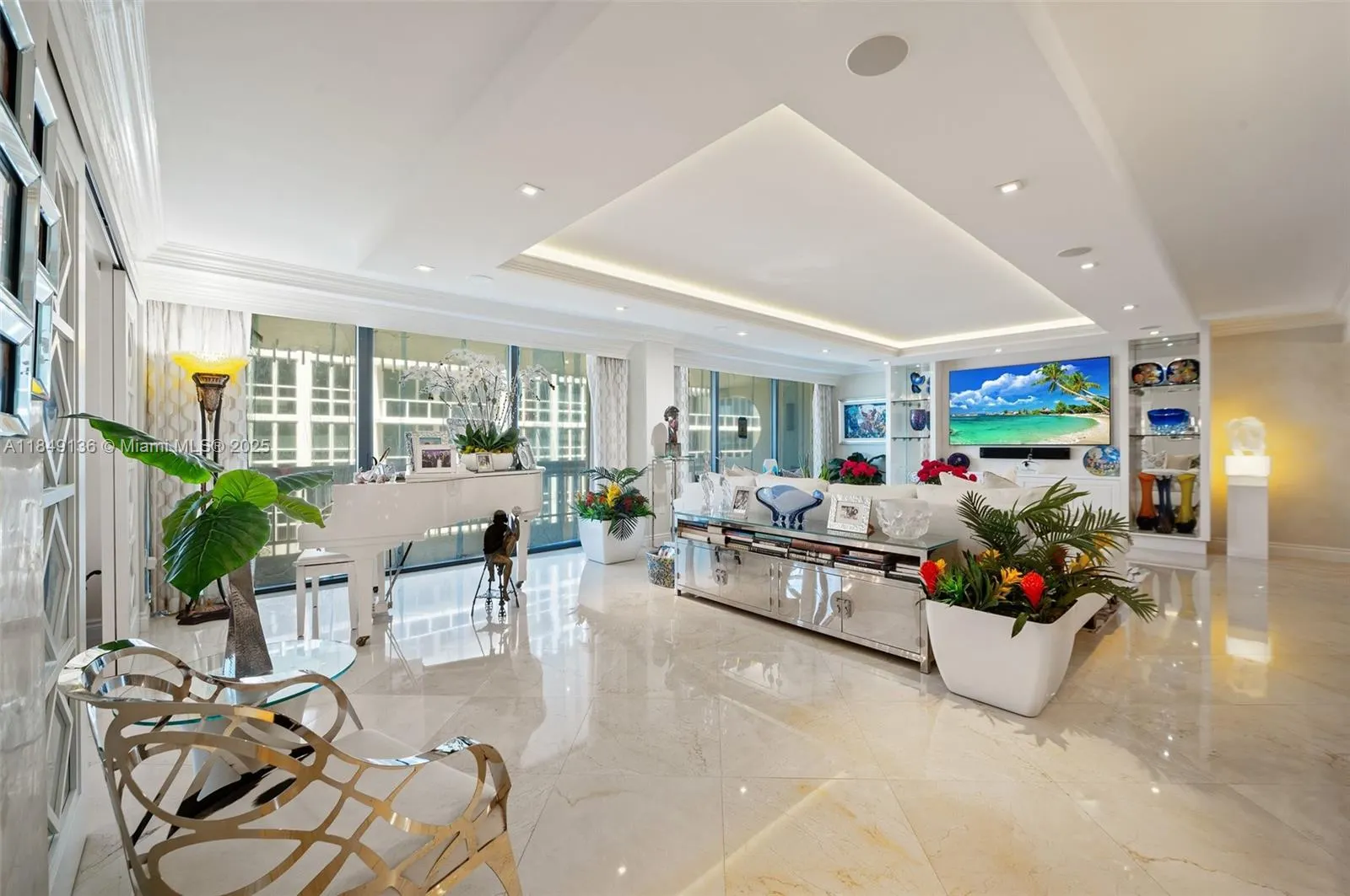 10205 Collins Ave, #404